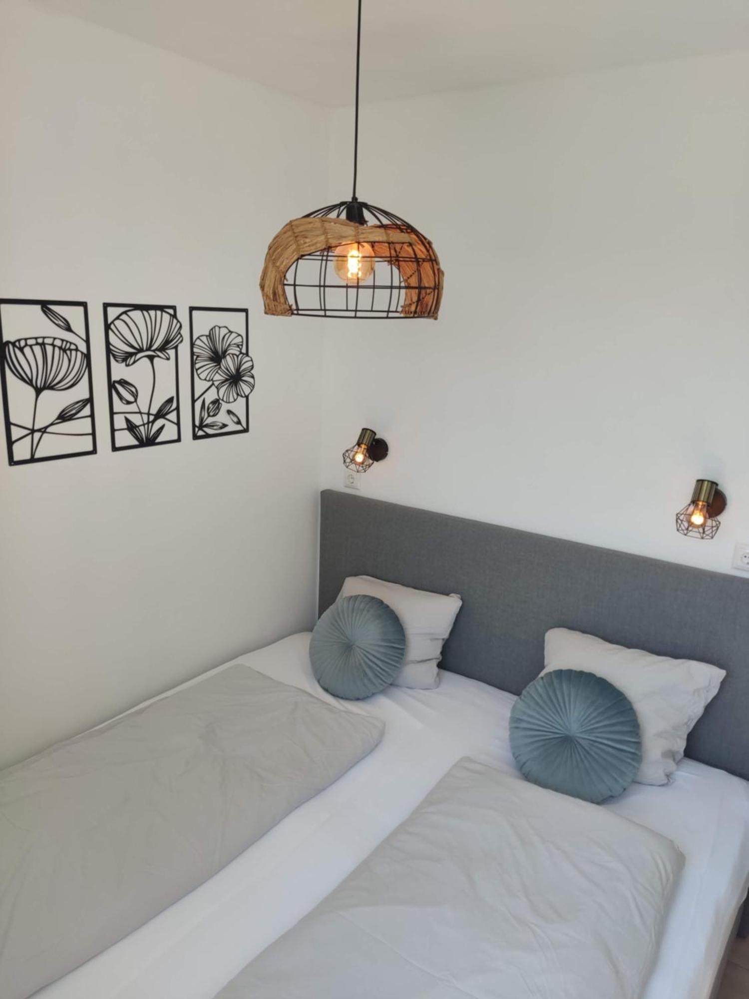 Ferienwohnung Enzian - Naehe Kapellplatz - Oeffentlicher Parkplatz - Aufzug Altotting Ngoại thất bức ảnh